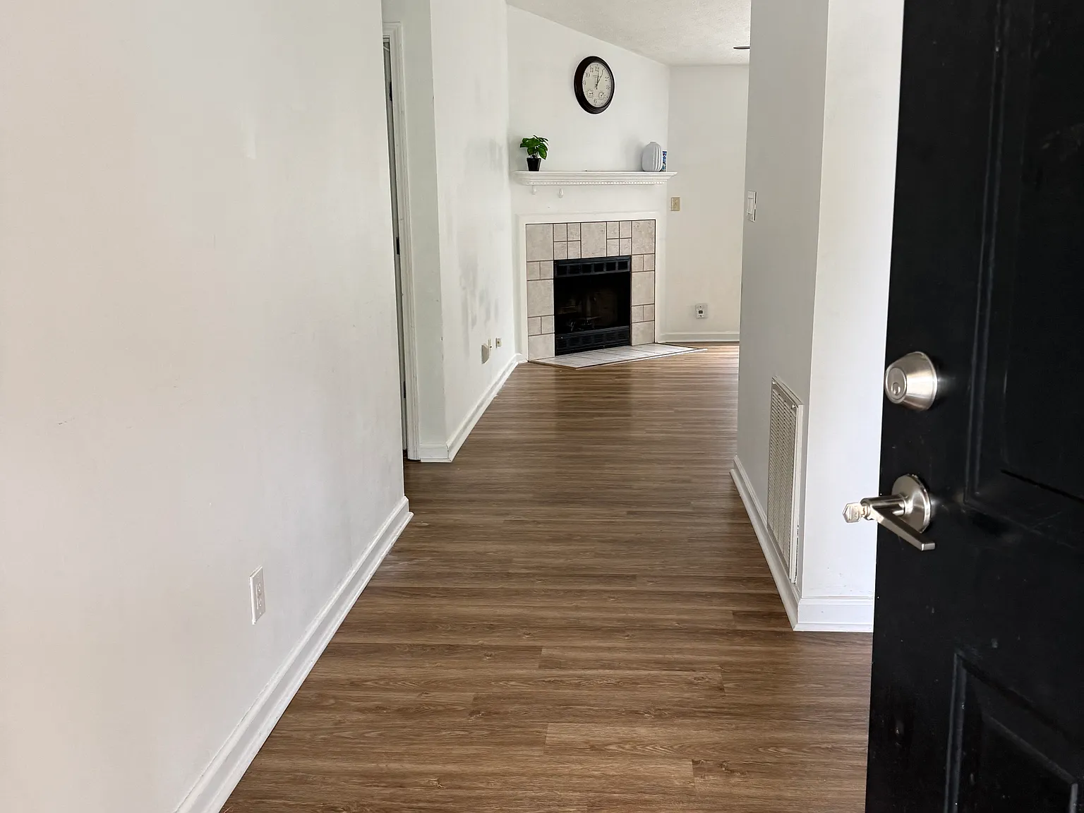 3 bed, 1255 sqft, $1,750 — Photo 2