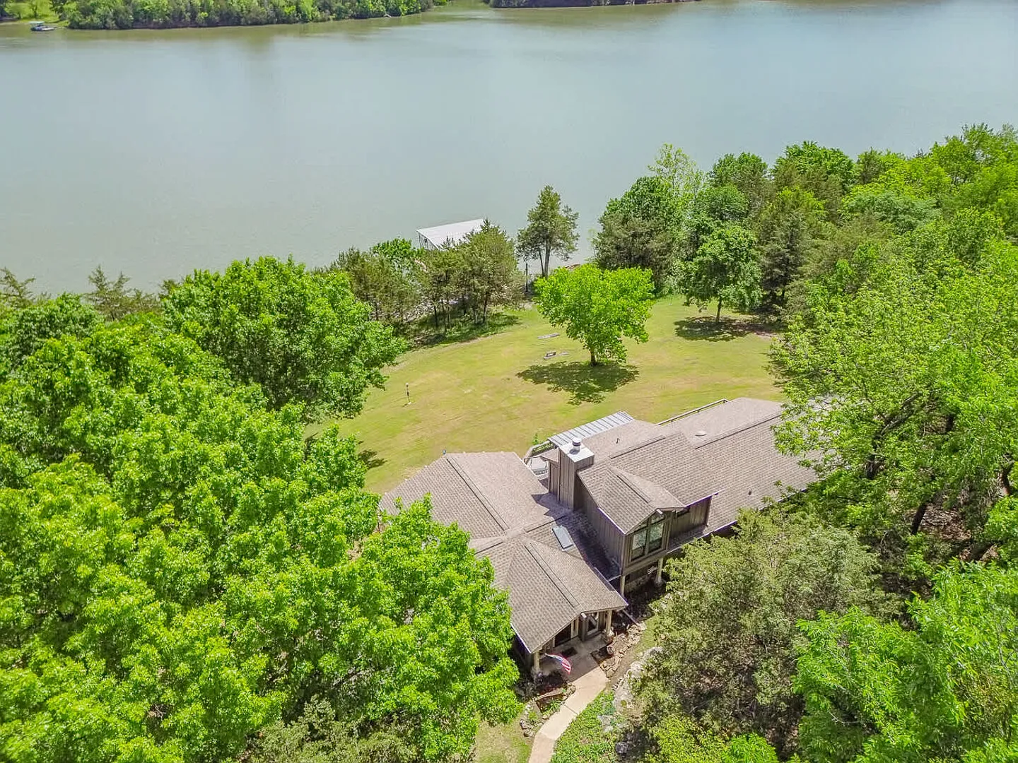 Hickory Haven-Direct Lake Access-Furnished Patio — Photo 3