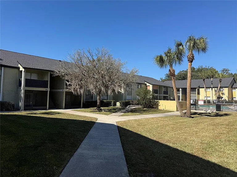 914 Lake Destiny Rd #F — Photo 4