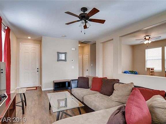 5th image of 213 Lantana Breeze Dr