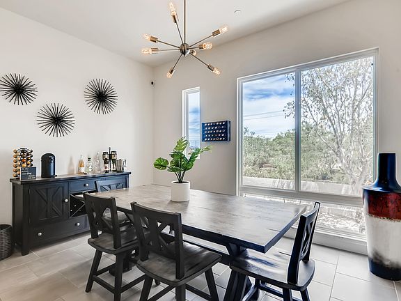 Dining room with view of Camelback