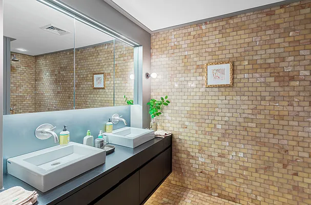 Rented by Compass | media 79