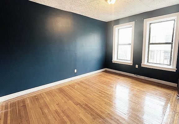 3rd image of 830 W 177th St #H4