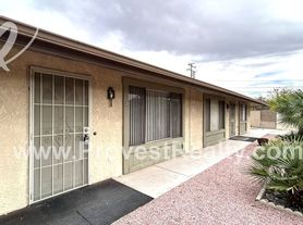 15757 Tuscola Rd, Apple Valley, CA