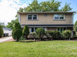 1281 S St, Valley Stream, NY 11580