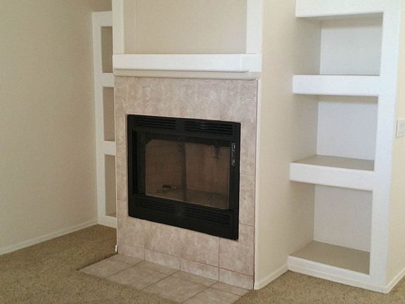 Gas fireplace