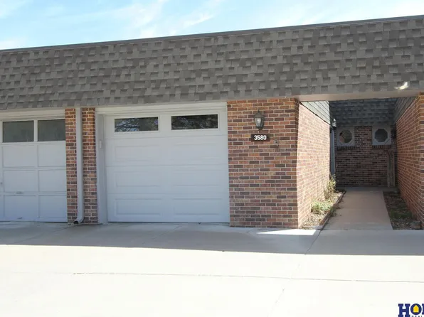 3580 Neerpark Dr, Lincoln, NE 68506