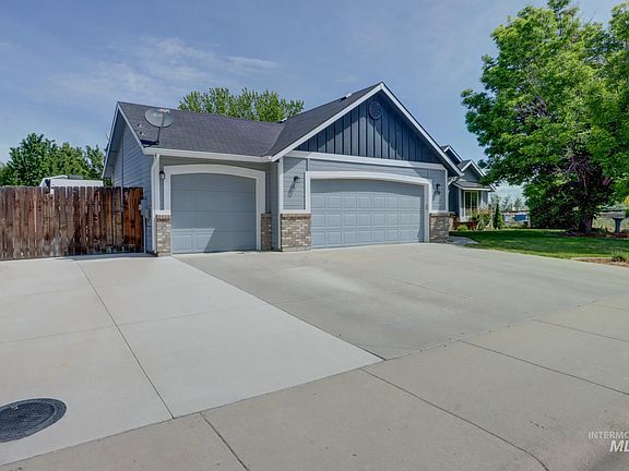2nd image of 1120 E Fossilstone Ct