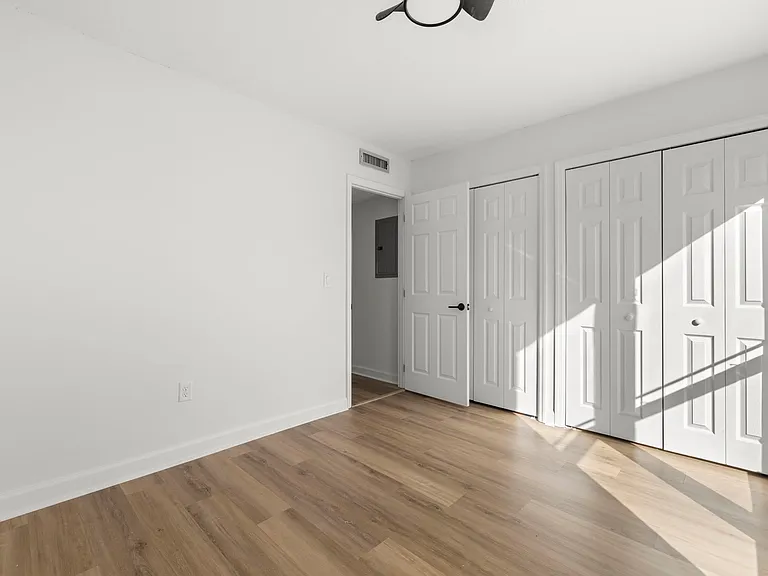 1 Windrush Blvd #19 — Photo 29