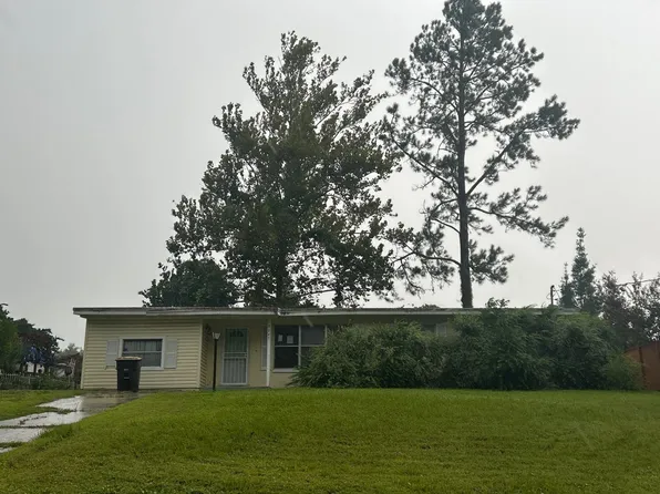 8045 Delaroche Dr, Jacksonville, FL 32210