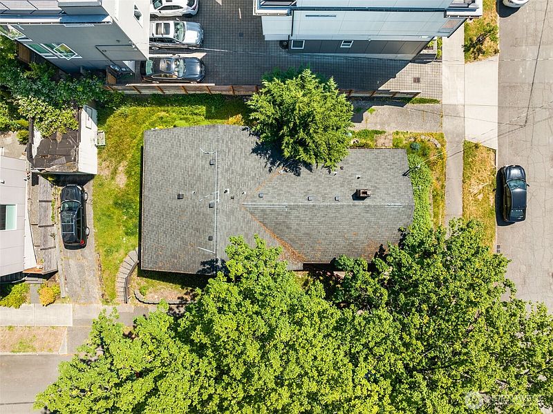3rd image of 118 27th Avenue S