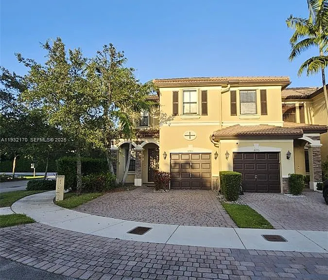 8785 NW 116th Ct — Photo 3