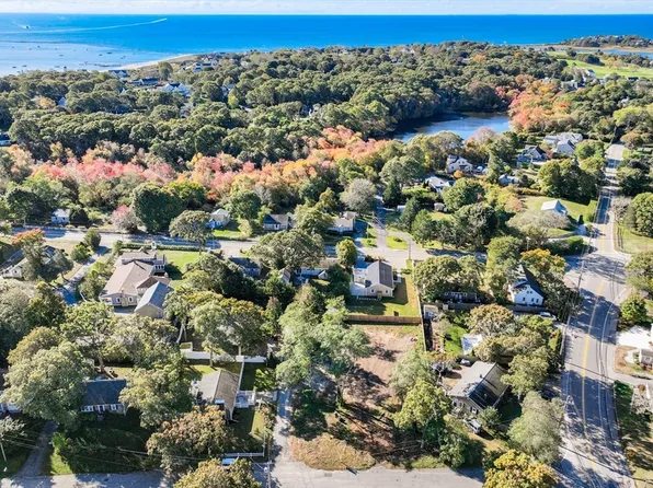 11 Redwood Ln, Barnstable, MA 02630