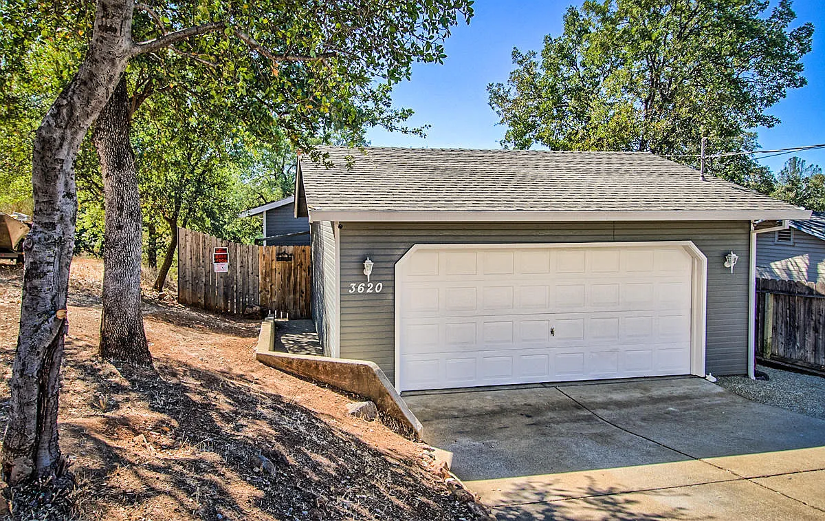 3620 Ouray St photo 1