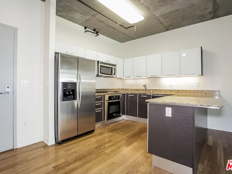 645 W 9th St #343 — Photo 8