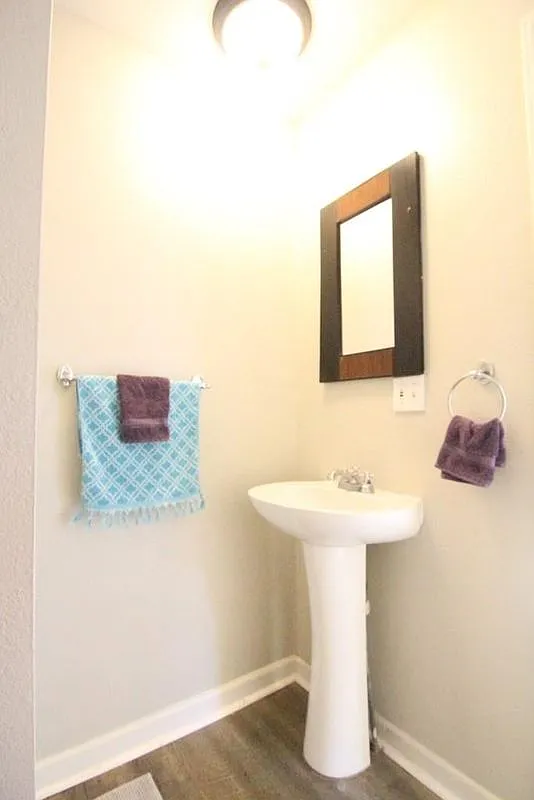 2 bed, 1.0 bath, 400 sqft, $900 — Photo 3