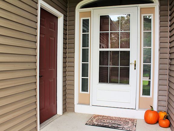 4th image of 7610 Hidden Lake Dr