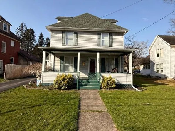 325 College St, Youngsville, PA 16371