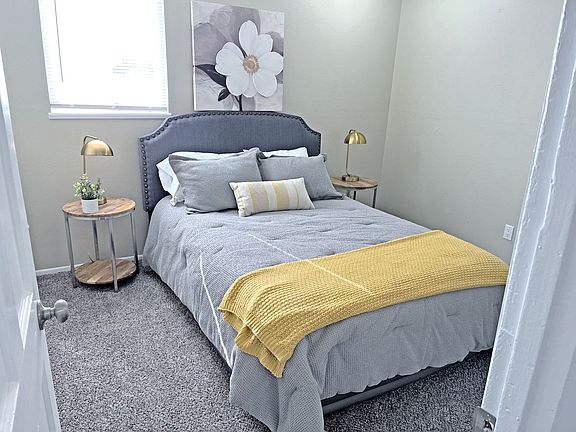 2nd image of 1402 E 14th St #3B-1BA-1020SQFT