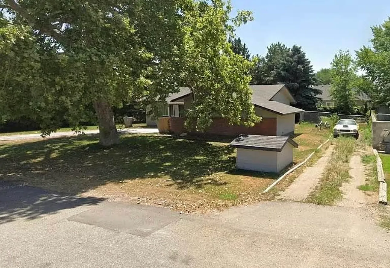 3 bed, 1.5 bath, 1071 sqft, $2,000 — Photo 2