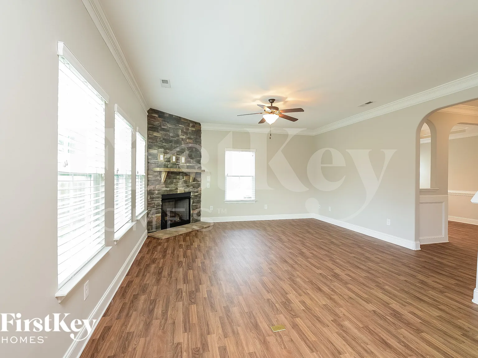 4 bed, 2.5 bath, 2646 sqft, $2,800 — Photo 3