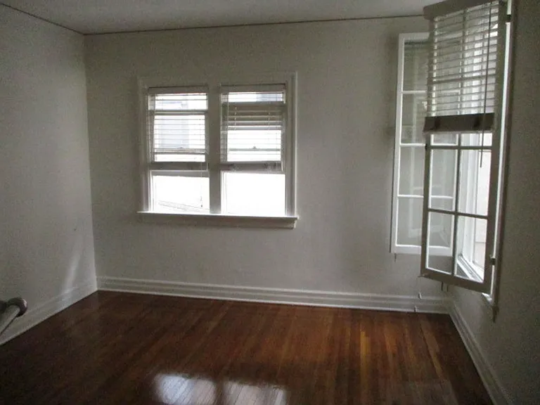 1086 88 Redondo Boulevard 5265 Edgewood Pl — Photo 9