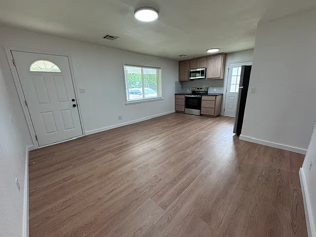 213 Farmer St #213 — Photo 3