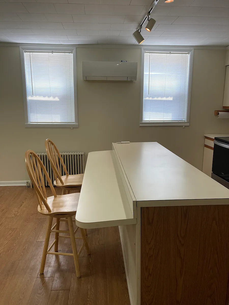 Building Photo - 1142 Battery Ave #1