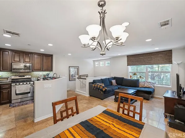 92 New Season, Irvine, CA 92602