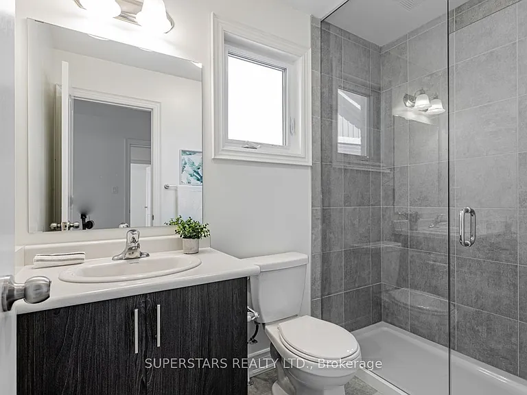 11 Empire Dr — Photo 27