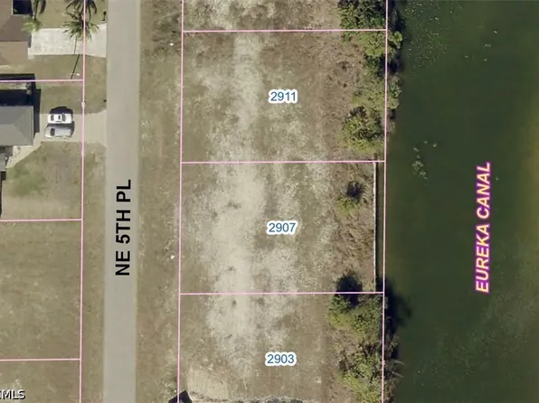 2907 NE 5th Pl, Cape Coral, FL 33909