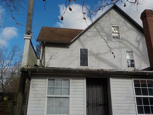 2nd image of 302 E 6th St