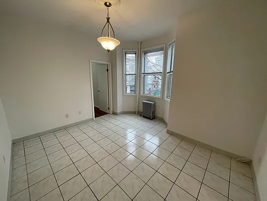 Rented by Capri Jet Realty Corp | media 30