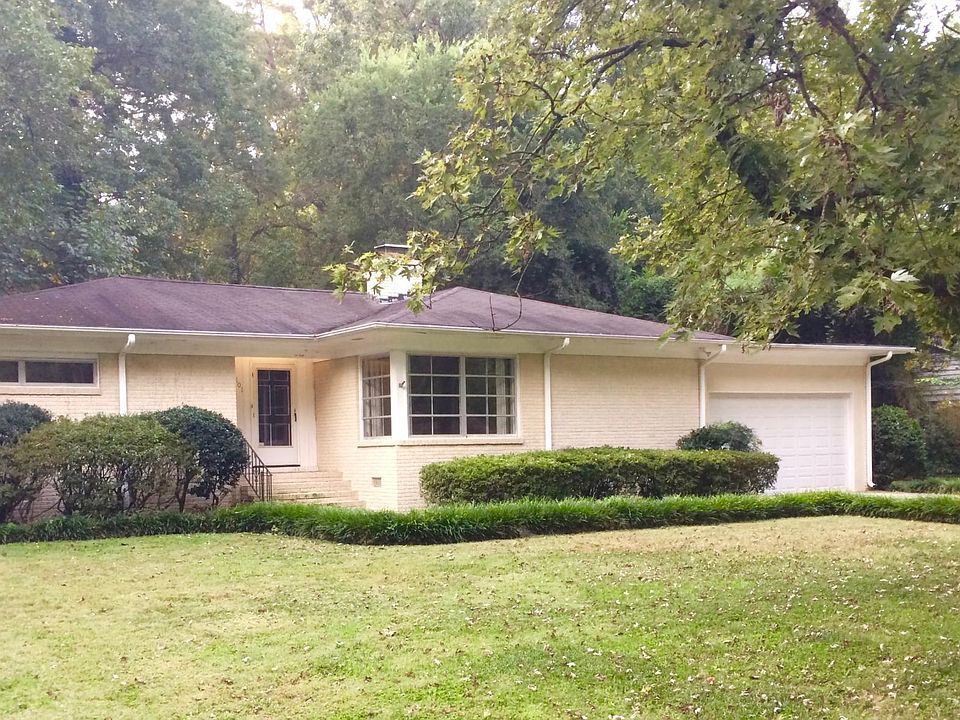 Quiet Eastover cul-de-sac.