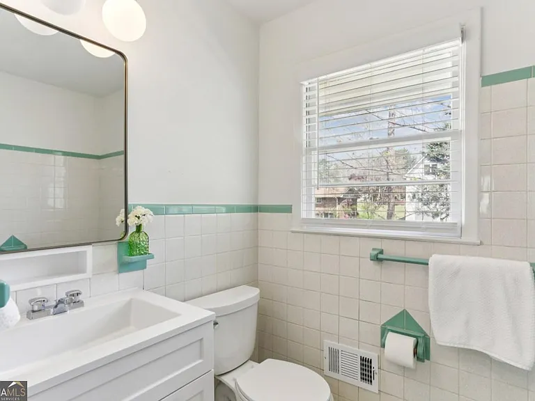 2888 Bonanza Dr — Photo 11