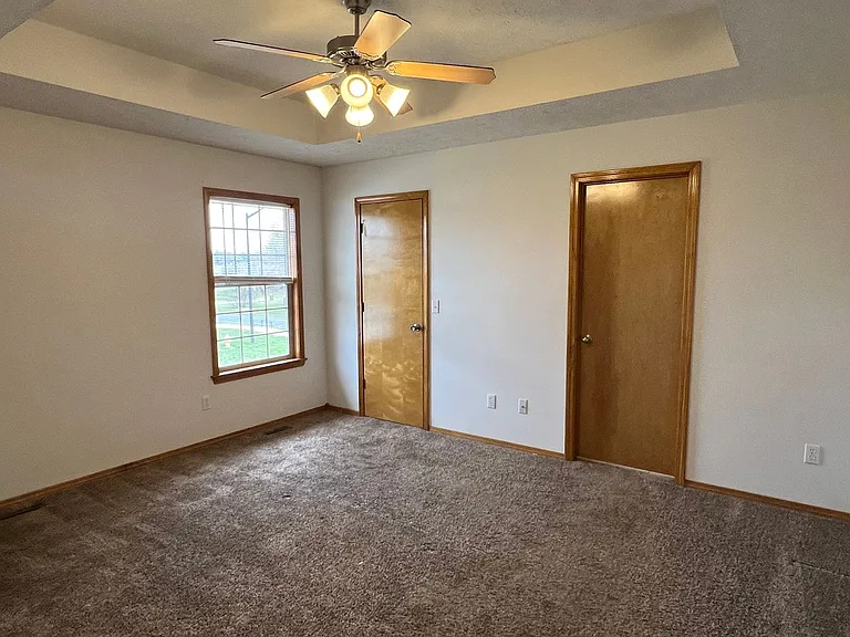 414 S Michelle Ave — Photo 5