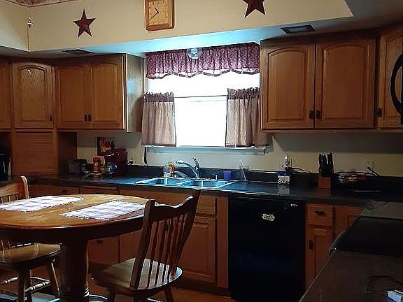 2nd image of 216 W Main St