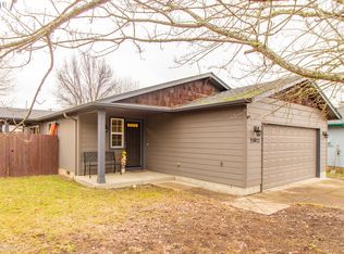 25077 Cottage Ct, Veneta, OR 97487