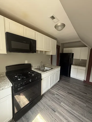 89 Hubinger St #3 Photo 1