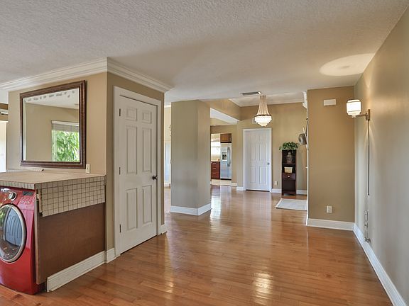 2nd image of 8101 Bay Dr