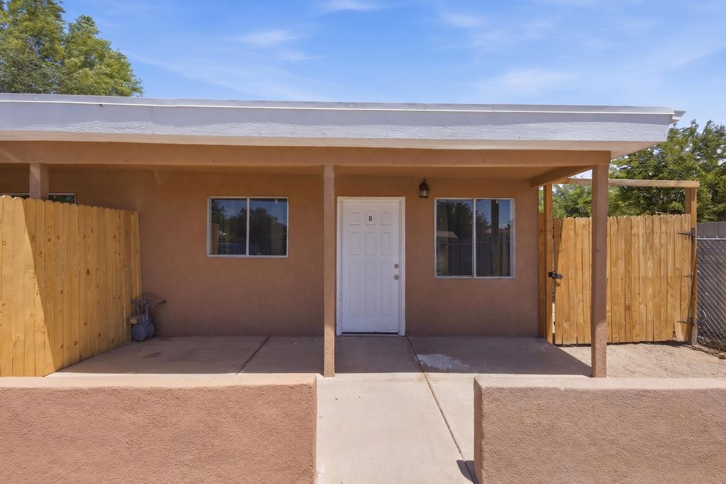 1609 Lundy Ln SW, Albuquerque, NM - View 3