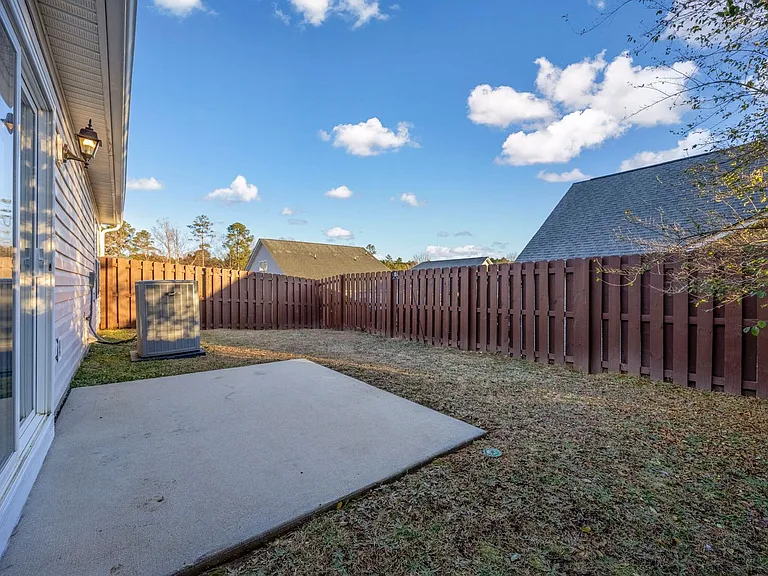 94 Currant Ln — Photo 25