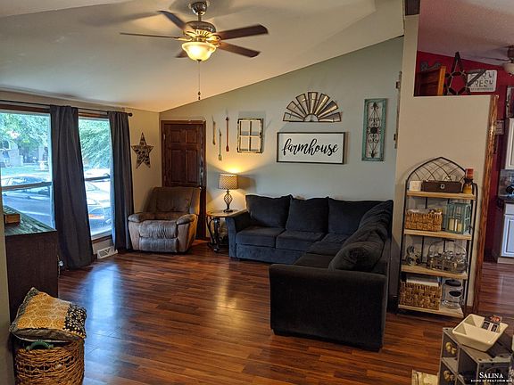 5th image of 740 Greenbriar Cir