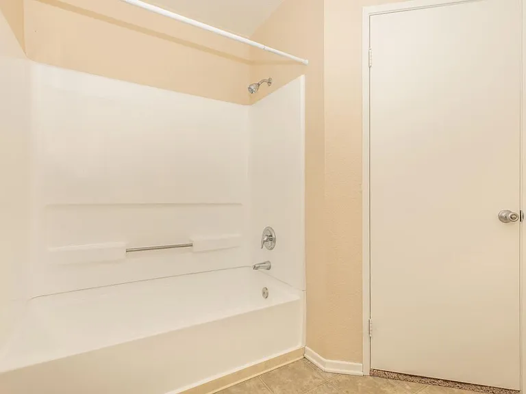 Desert Heights Apartment Homes — Photo 50