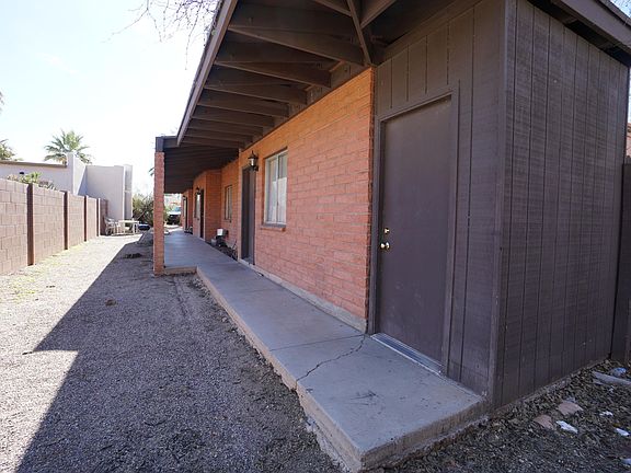 2nd image of 3531 E Willard St
