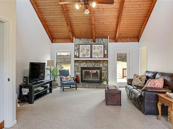 3rd image of 2258 Ravenwood Trl