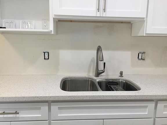 3rd image of 6911 1/4 Granger Ave