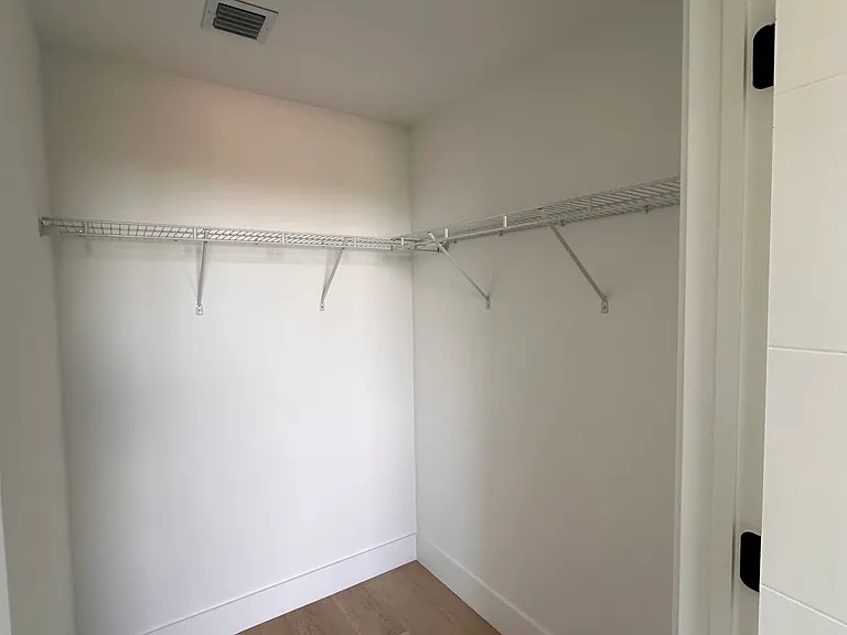 2515 NE 183rd St #B1 — Photo 18