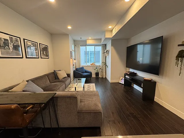 3372 S Pearl St #B — Photo 5