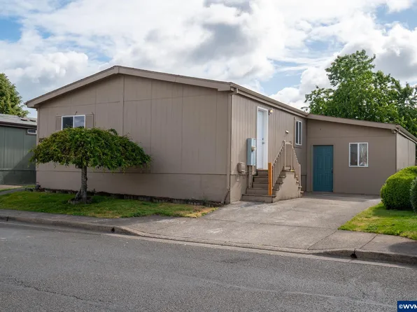 1000 S McKern Ct #83, Newberg, OR 97132